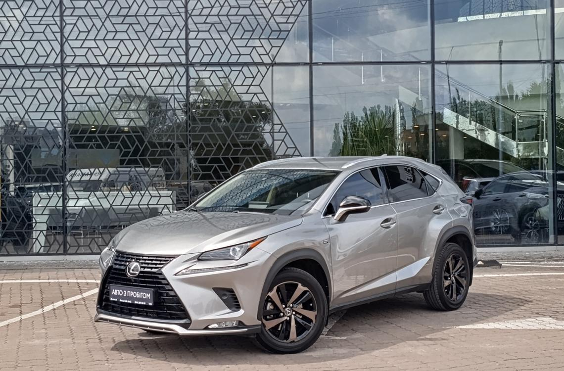 Придбати Lexus NX200