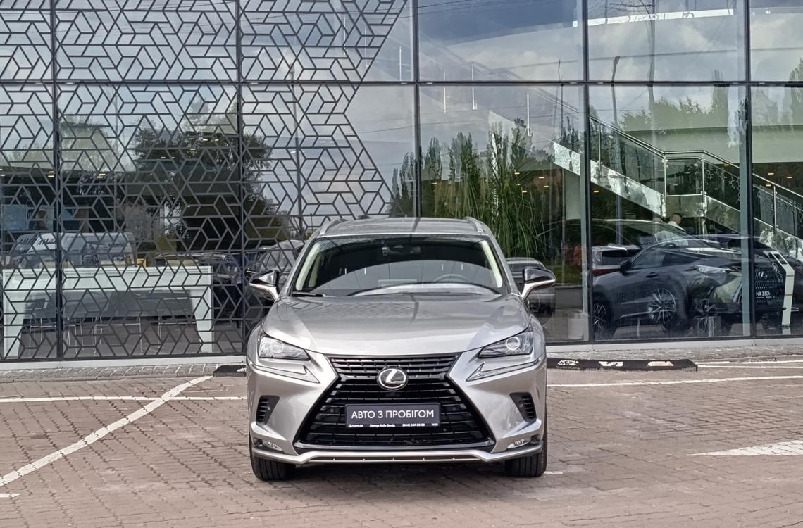 Придбати Lexus NX200