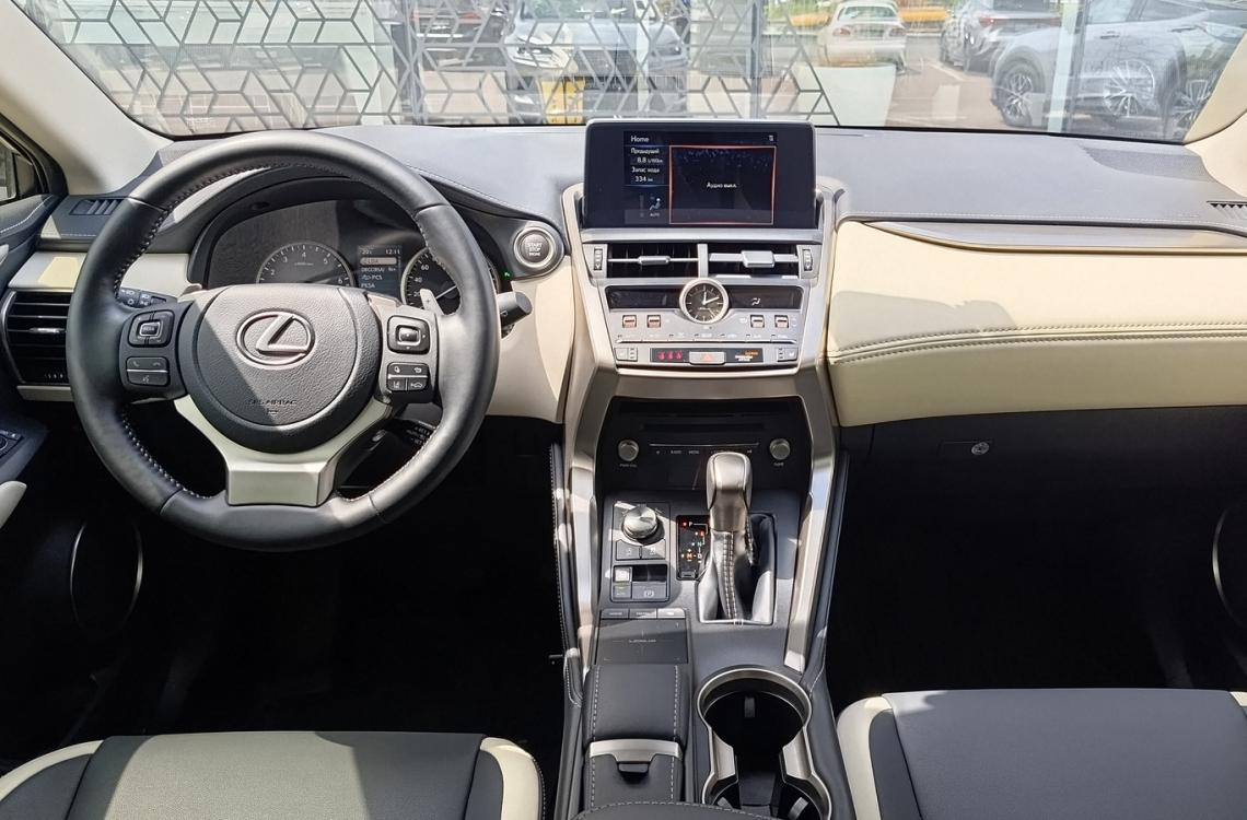 Придбати Lexus NX200