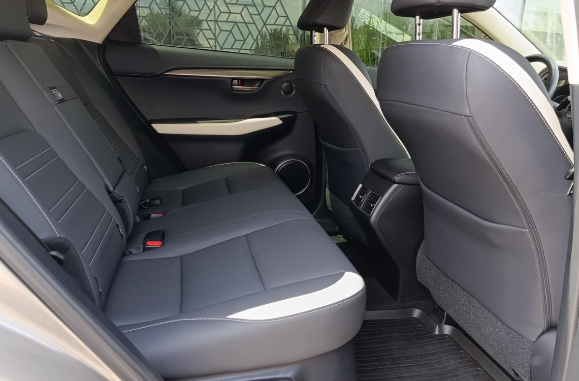 Придбати Lexus NX200