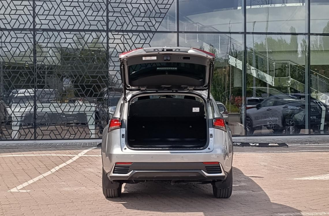 Придбати Lexus NX200