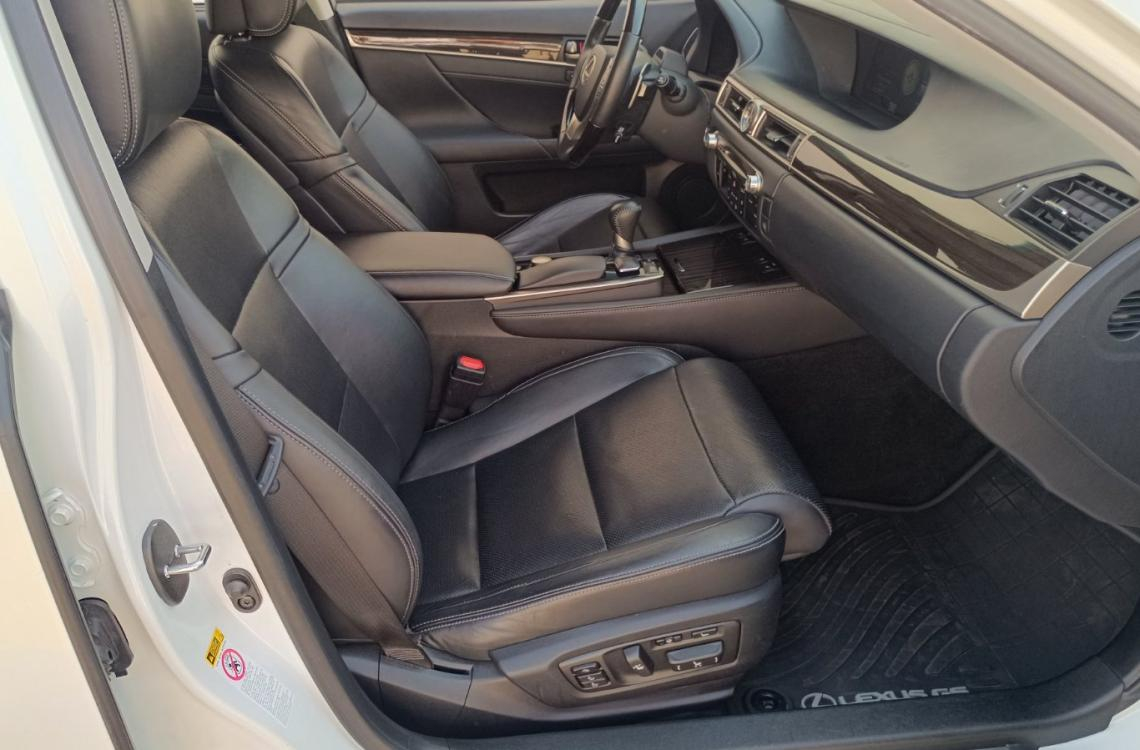 Придбати Lexus GS 350