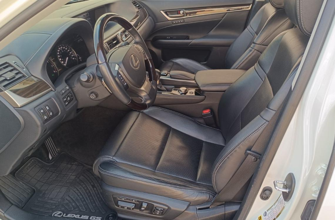 Придбати Lexus GS 350