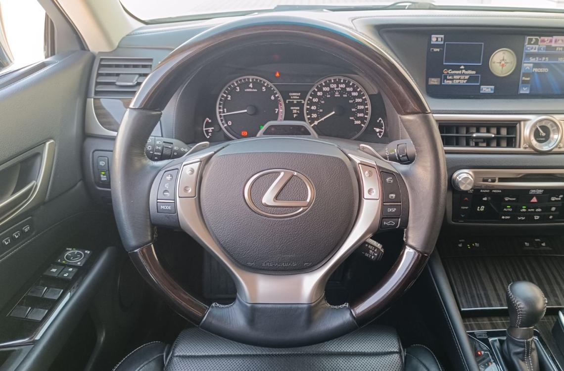 Придбати Lexus GS 350