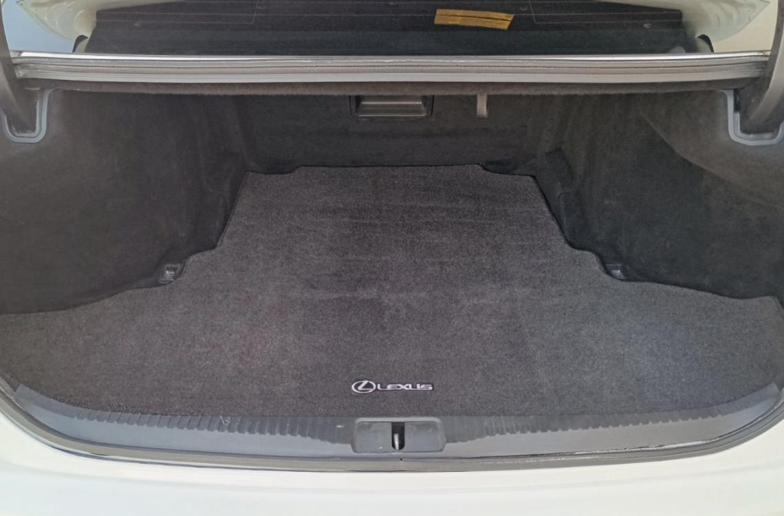 Придбати Lexus GS 350
