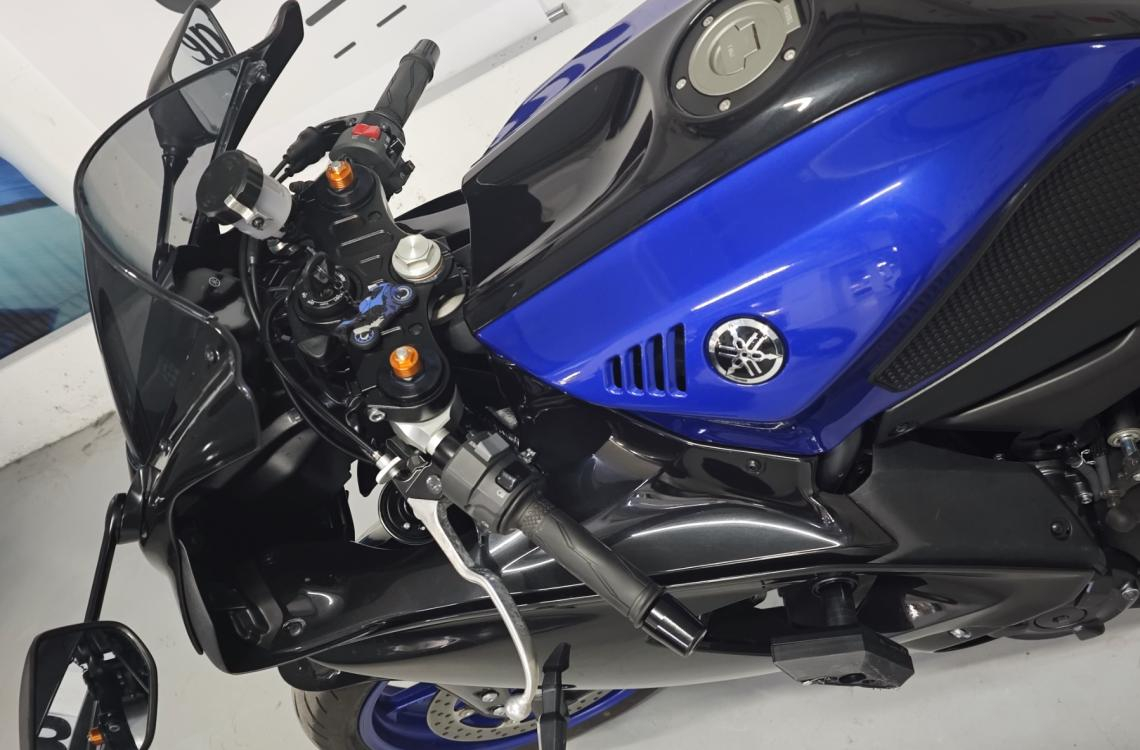 Yamaha YZF-R7