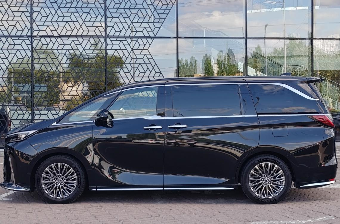 Купить Lexus LM 350h