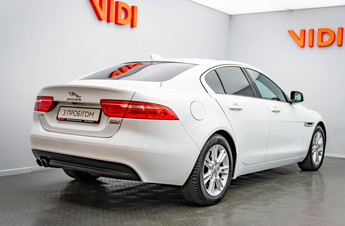 JAGUAR XE
