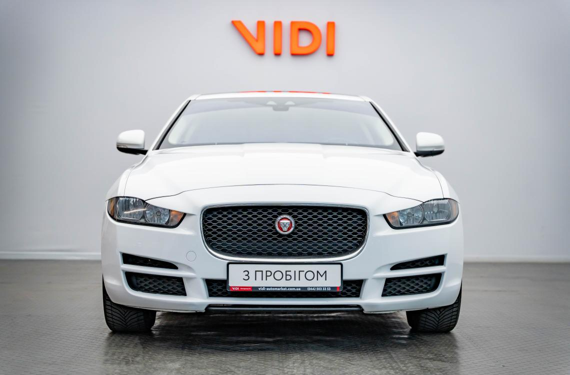JAGUAR XE