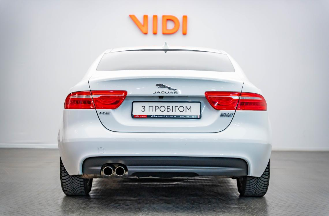 JAGUAR XE