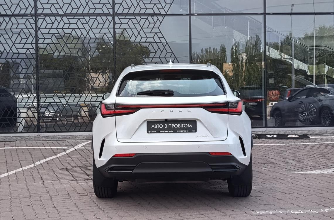 Придбати Lexus NX250
