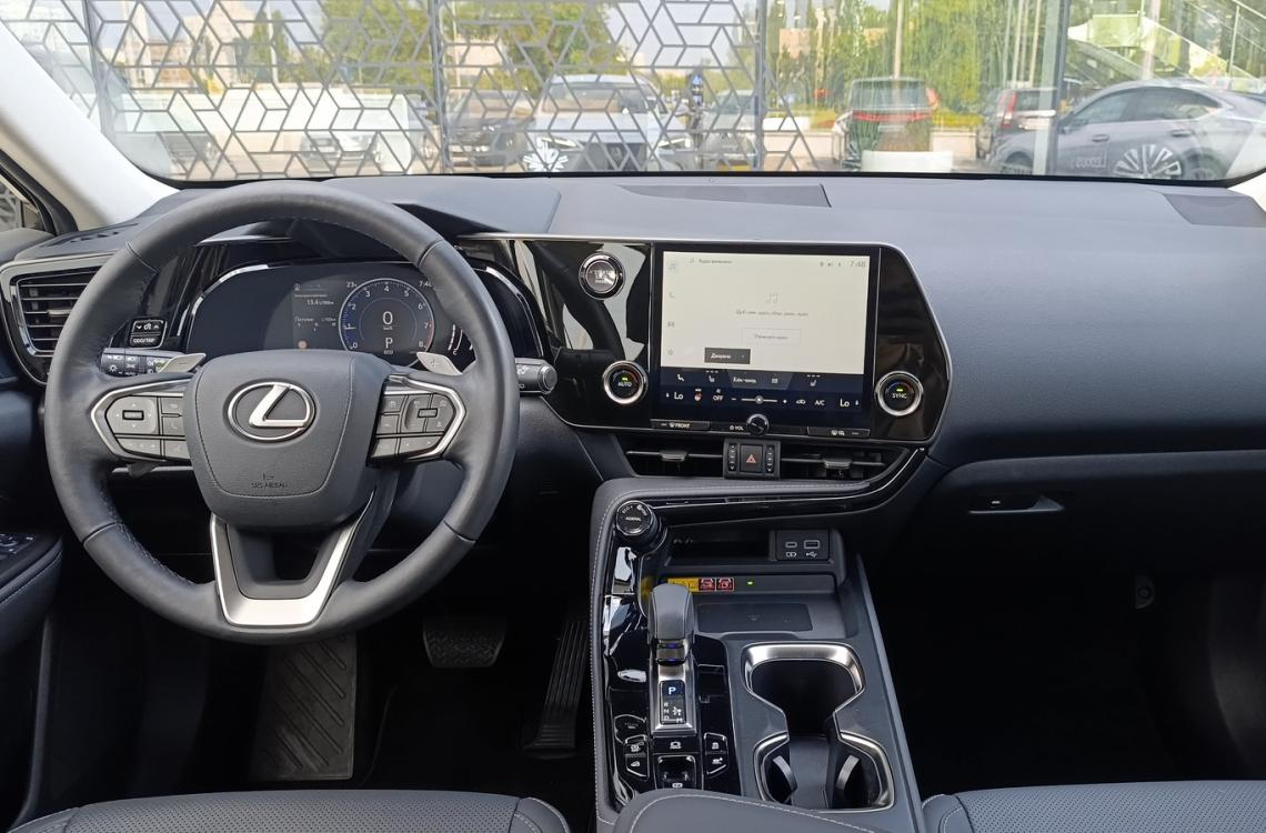 Придбати Lexus NX250