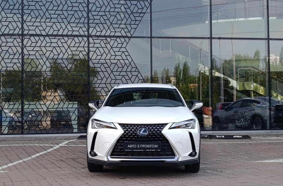 Придбати Lexus UX250h