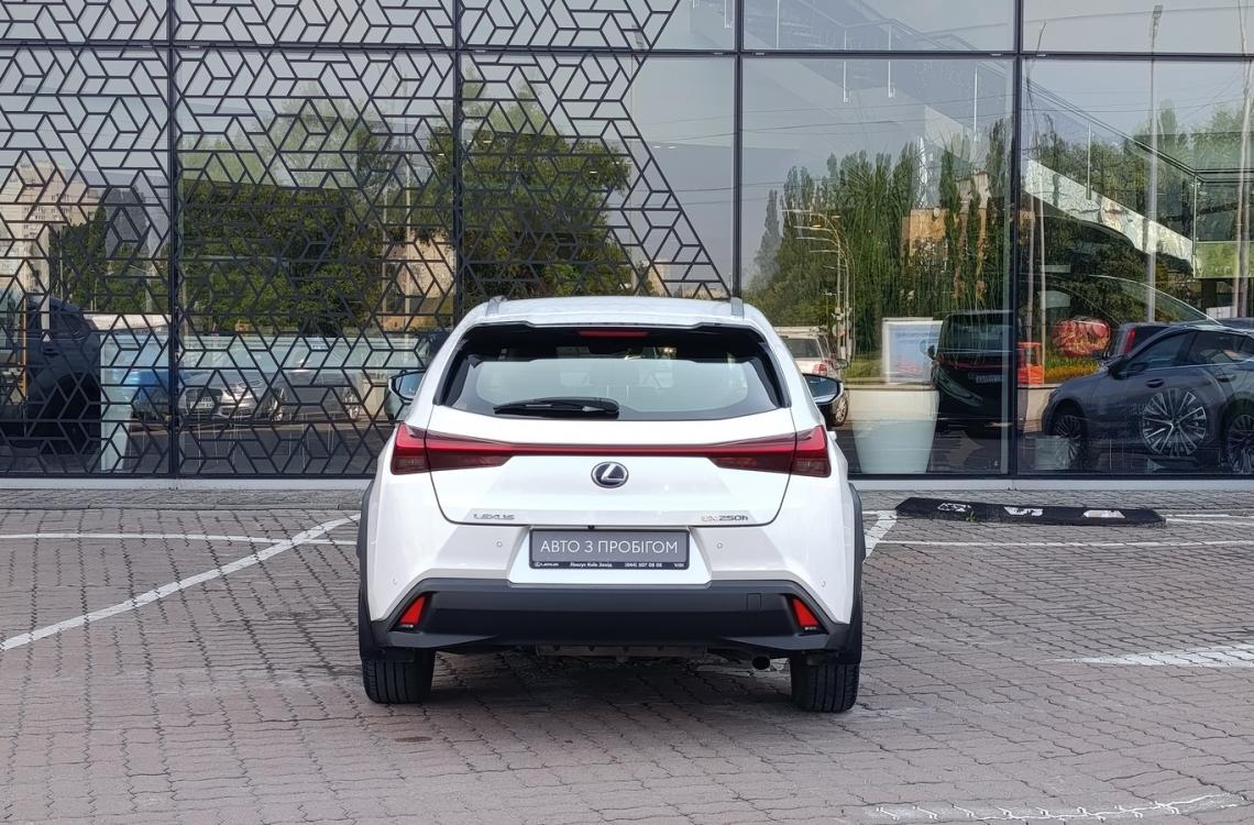 Придбати Lexus UX250h