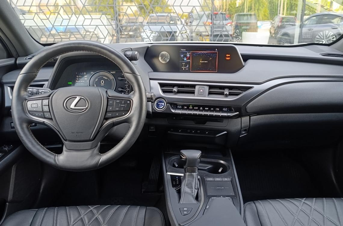 Придбати Lexus UX250h