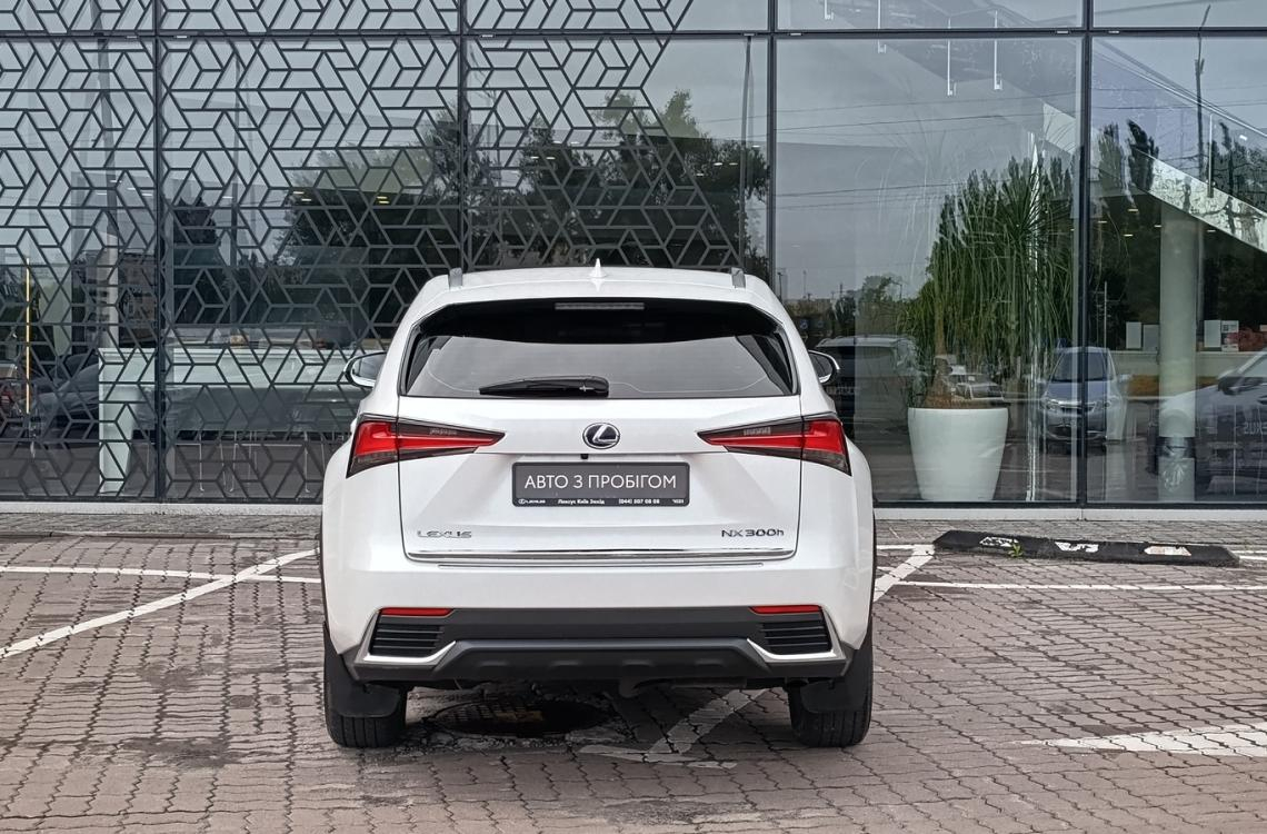 Придбати Lexus NX300h