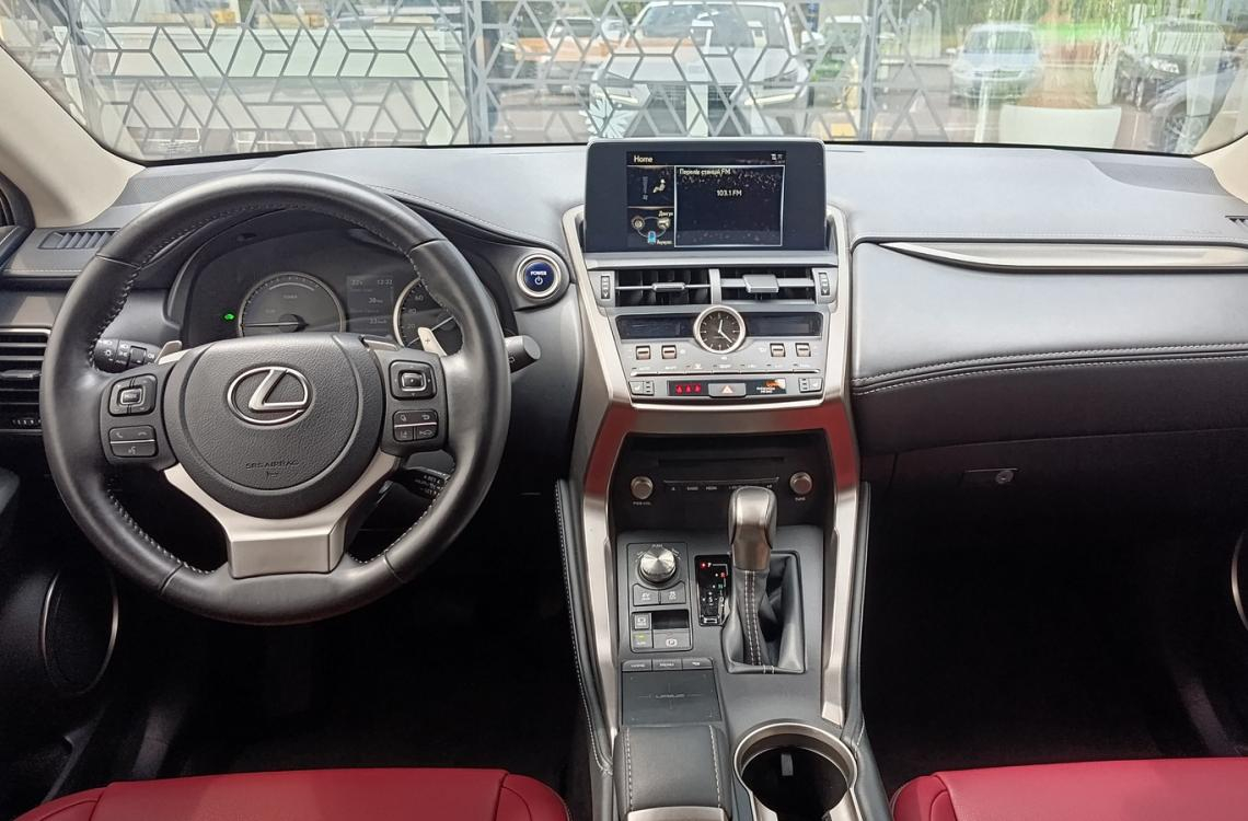 Придбати Lexus NX300h