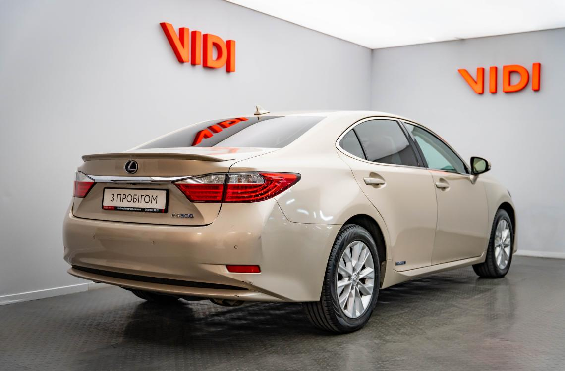 Купить Lexus ES