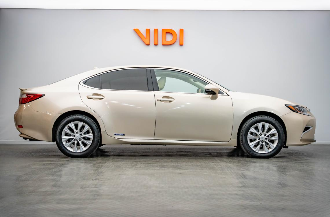 Купить Lexus ES
