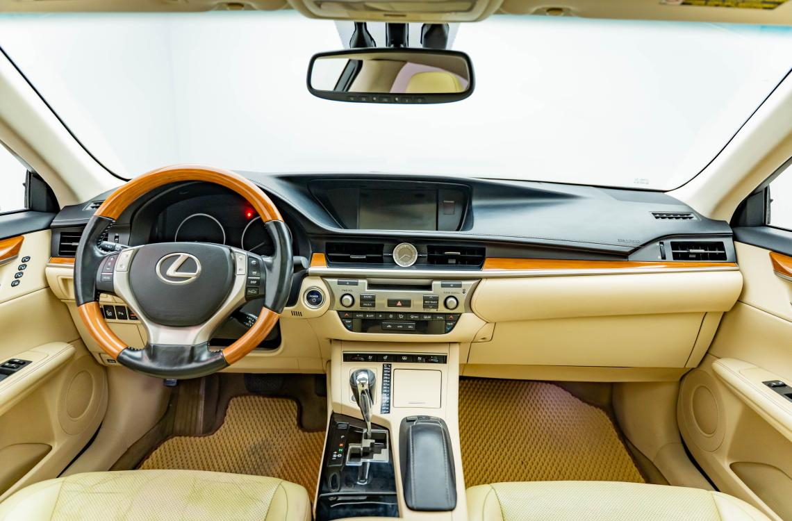 Купить Lexus ES