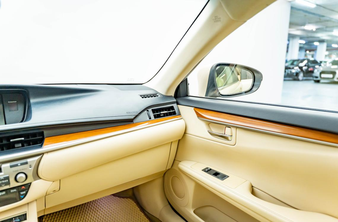 Купить Lexus ES