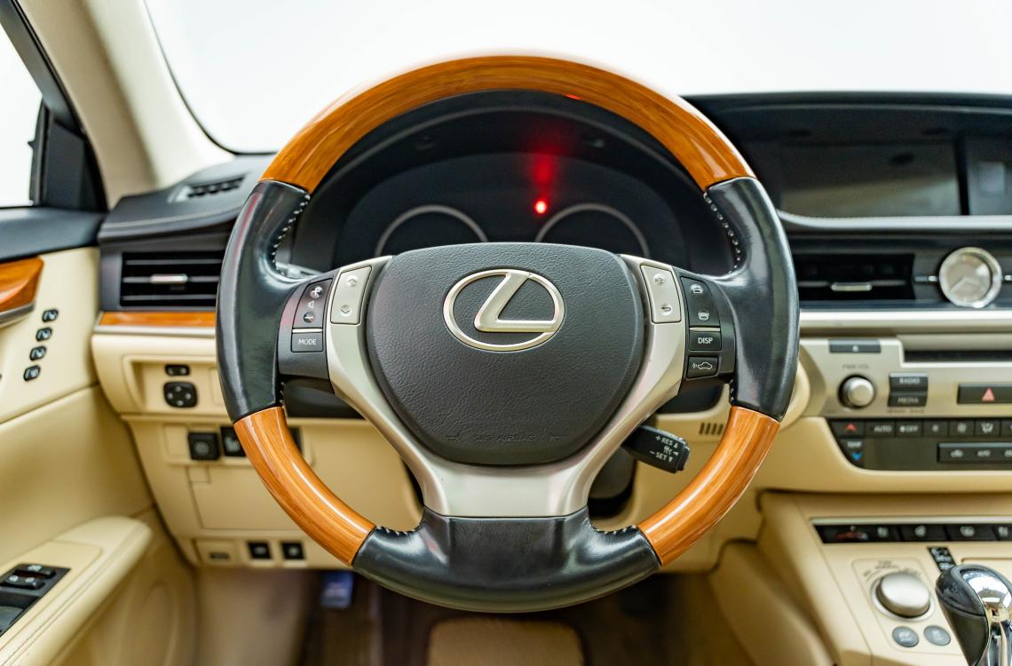 Купить Lexus ES
