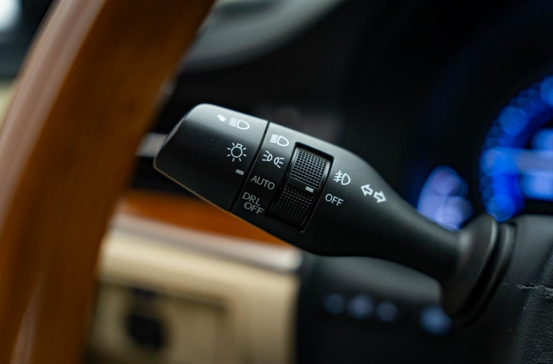 Купить Lexus ES