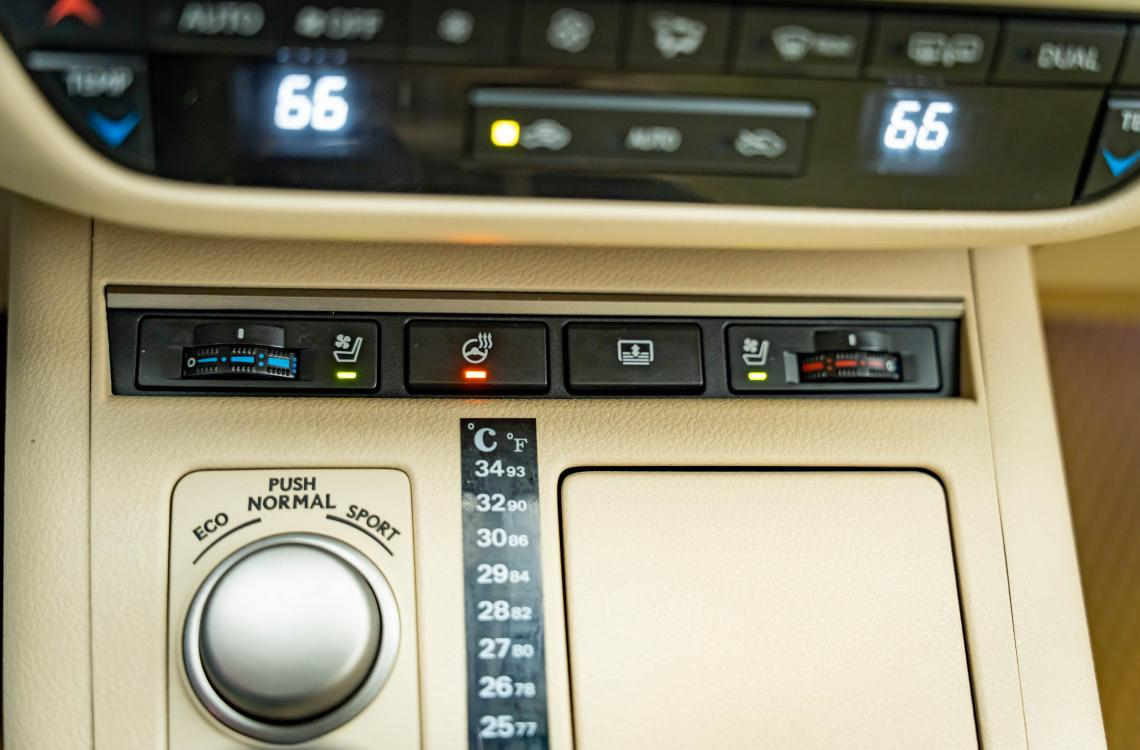 Купить Lexus ES