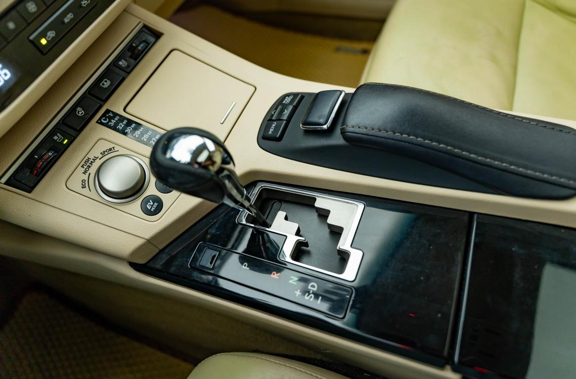 Купить Lexus ES