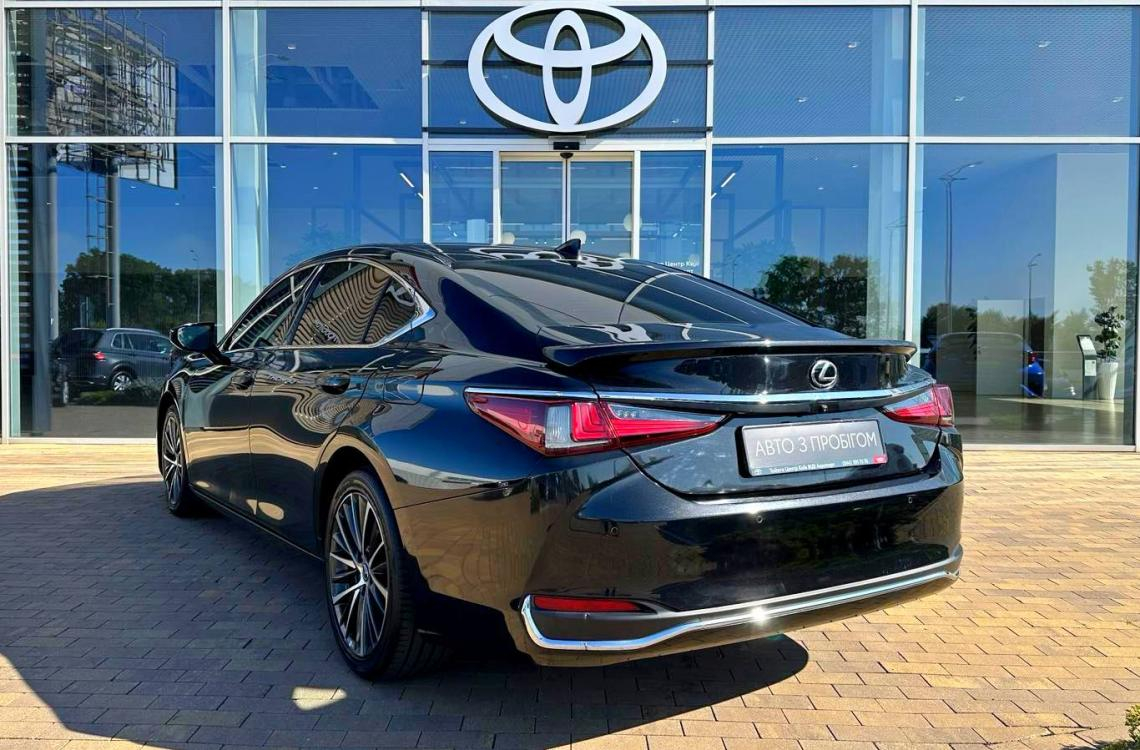 Купить Lexus ES