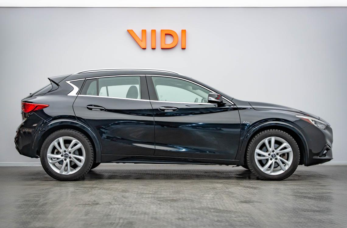 INFINITI QX30