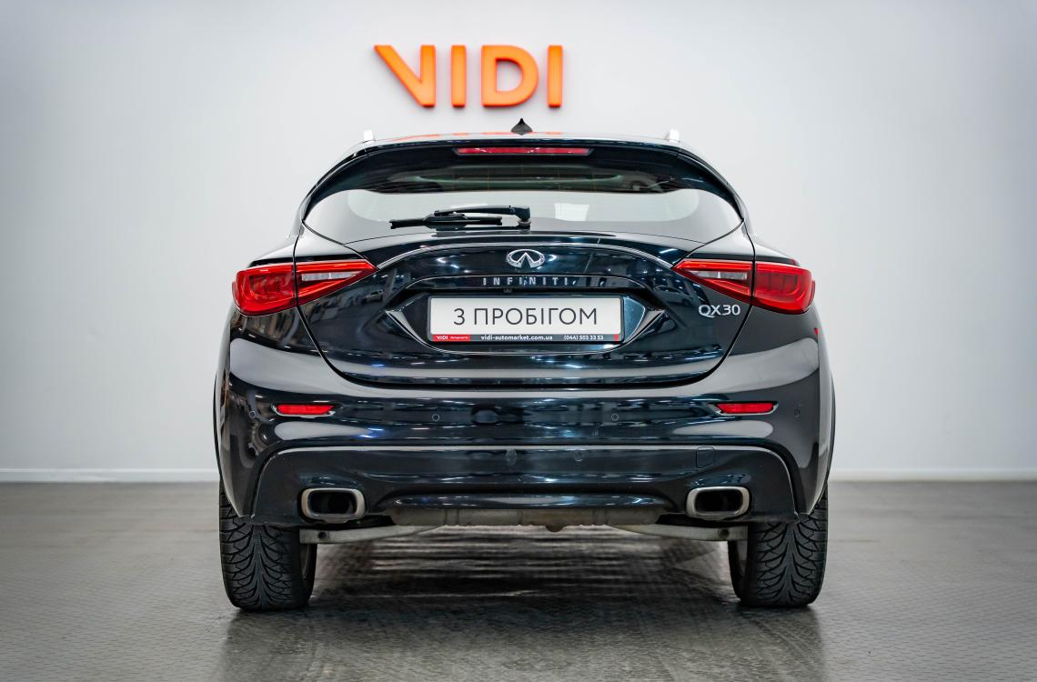 INFINITI QX30
