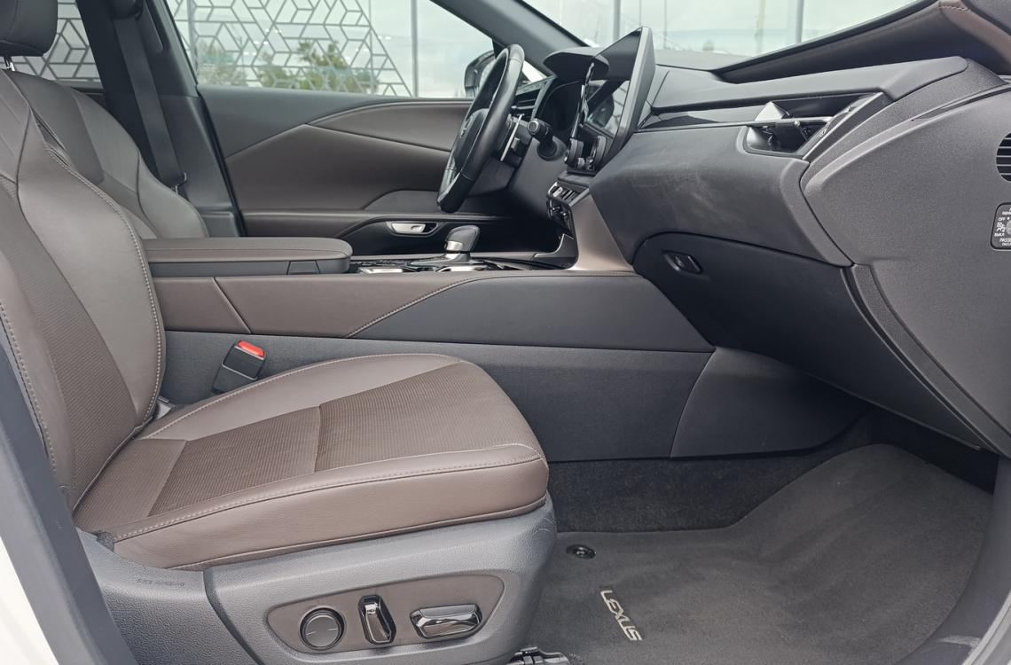 Придбати Lexus RX350h