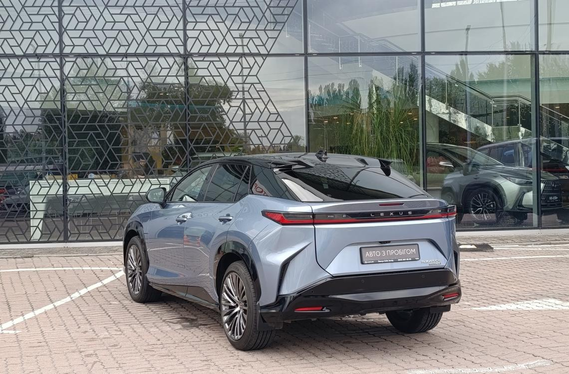Придбати Lexus RZ450e