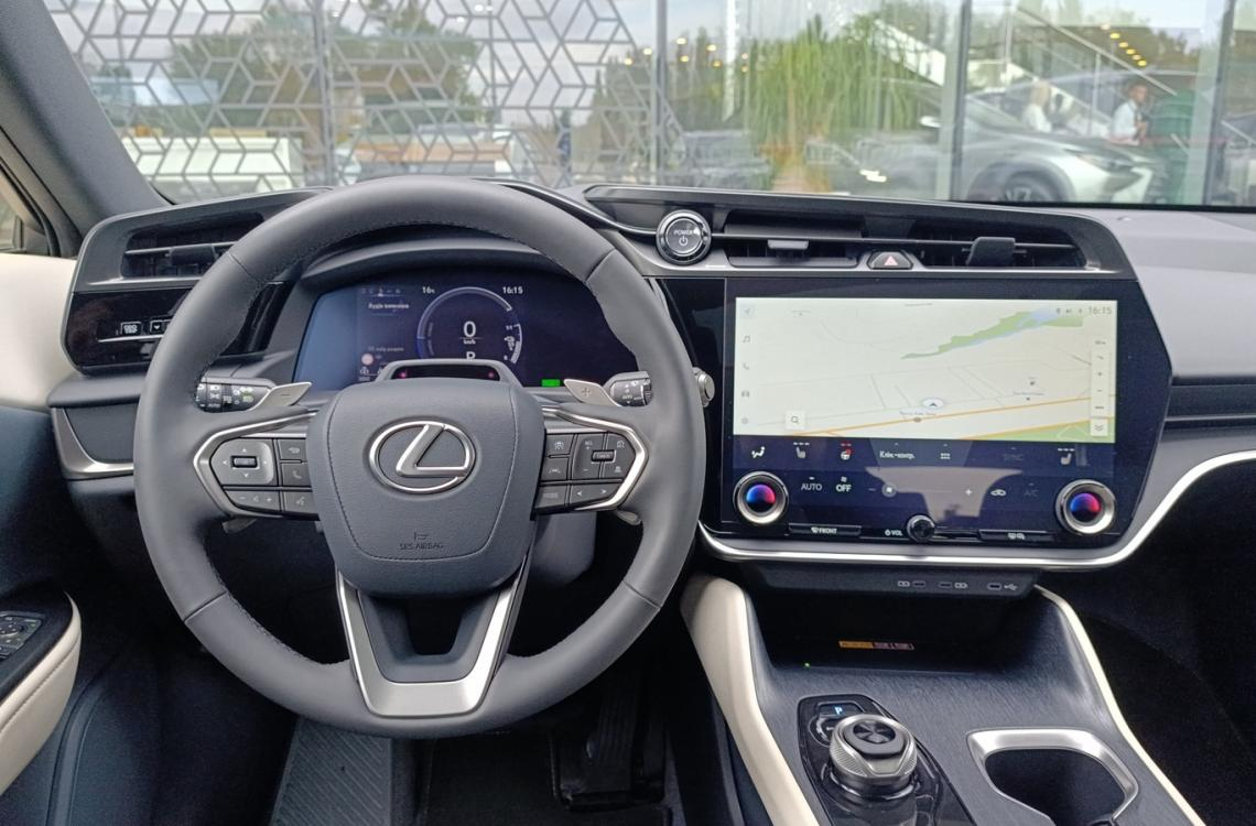 Придбати Lexus RZ450e