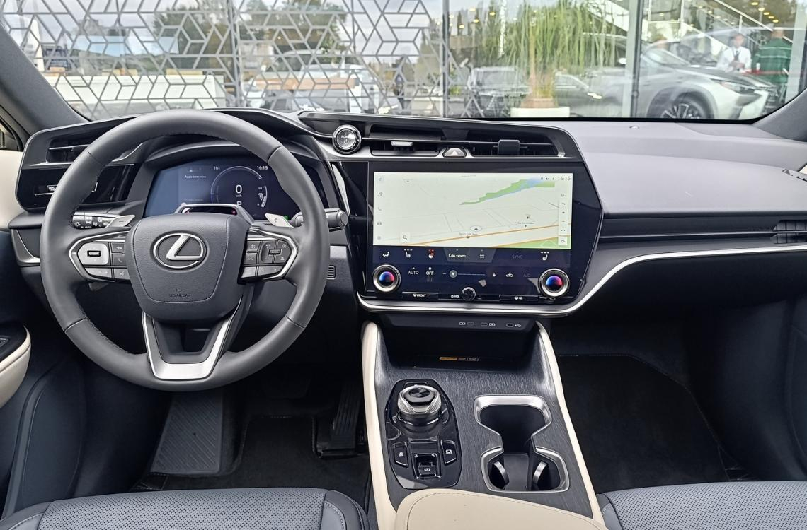 Придбати Lexus RZ450e