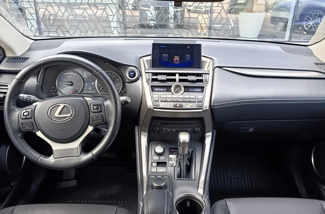 Придбати Lexus NX300h