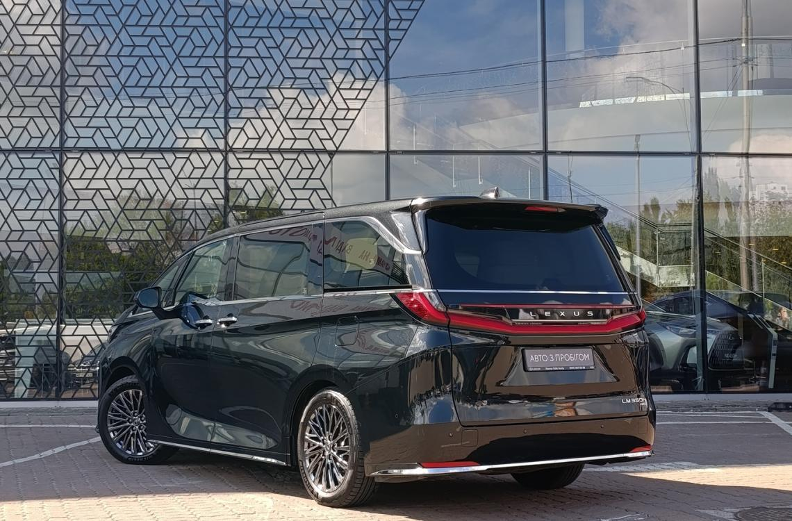 Придбати Lexus LM 350h