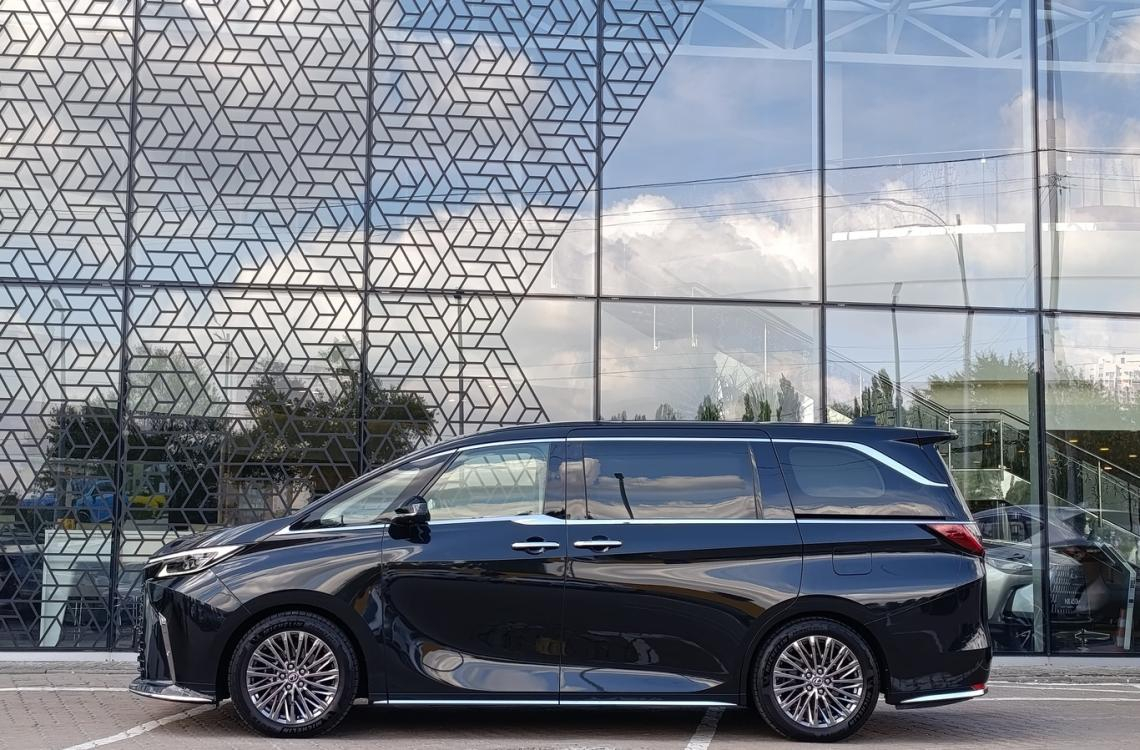Придбати Lexus LM 350h