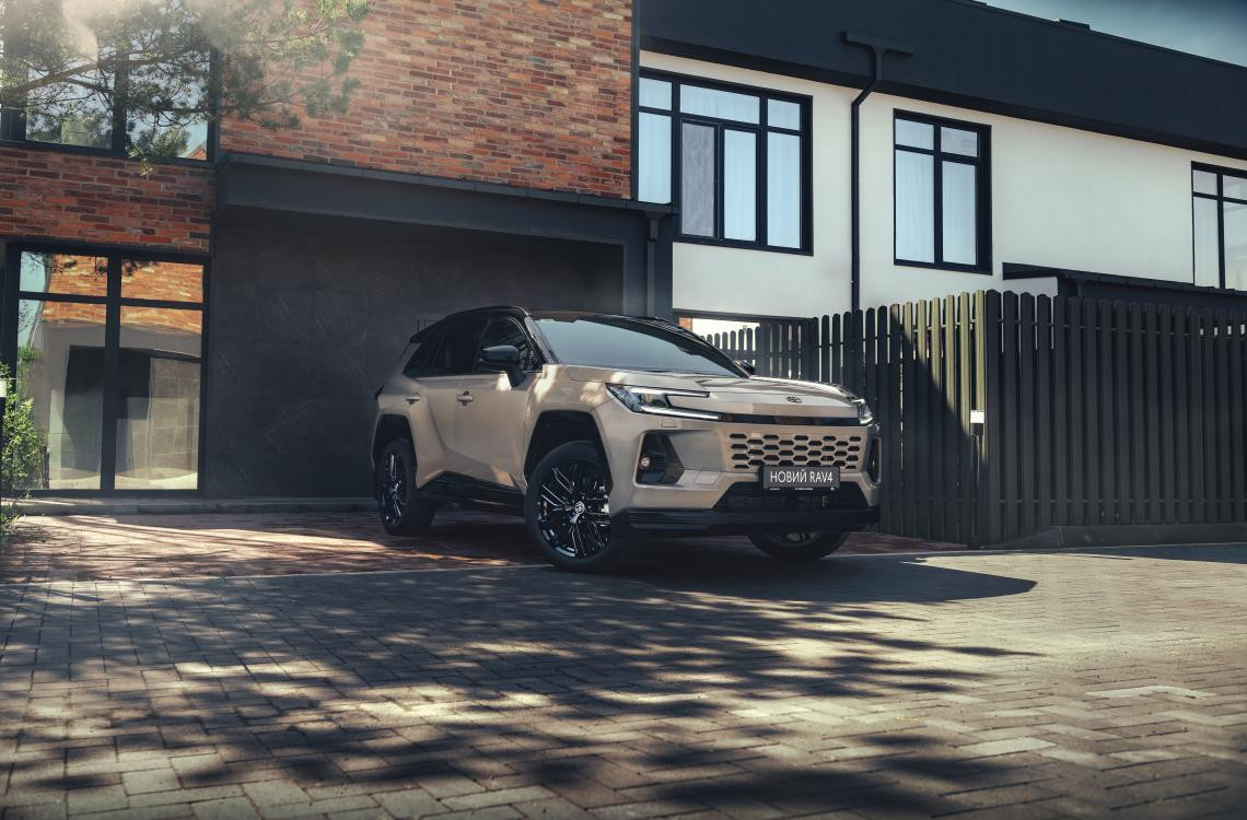 Toyota RAV4 Plug-in Гибрид