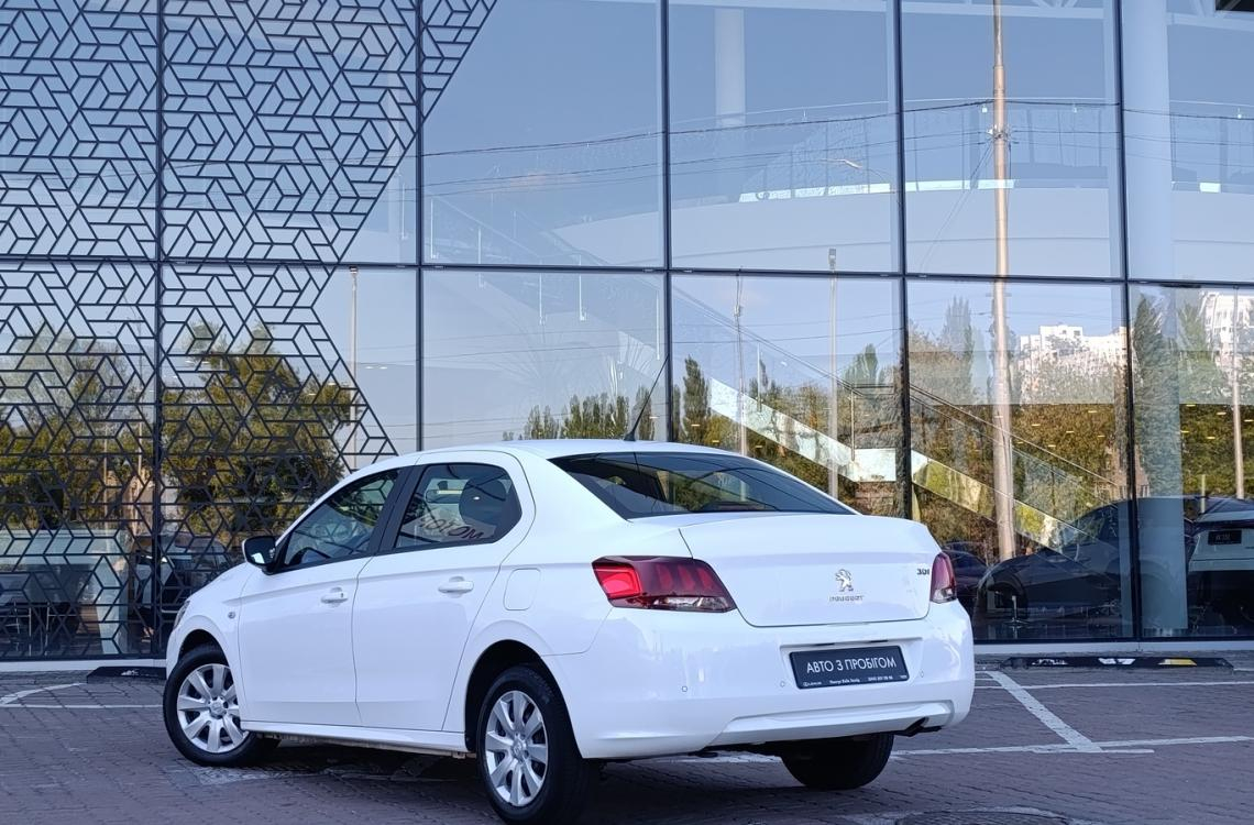 Придбати Peugeot 301