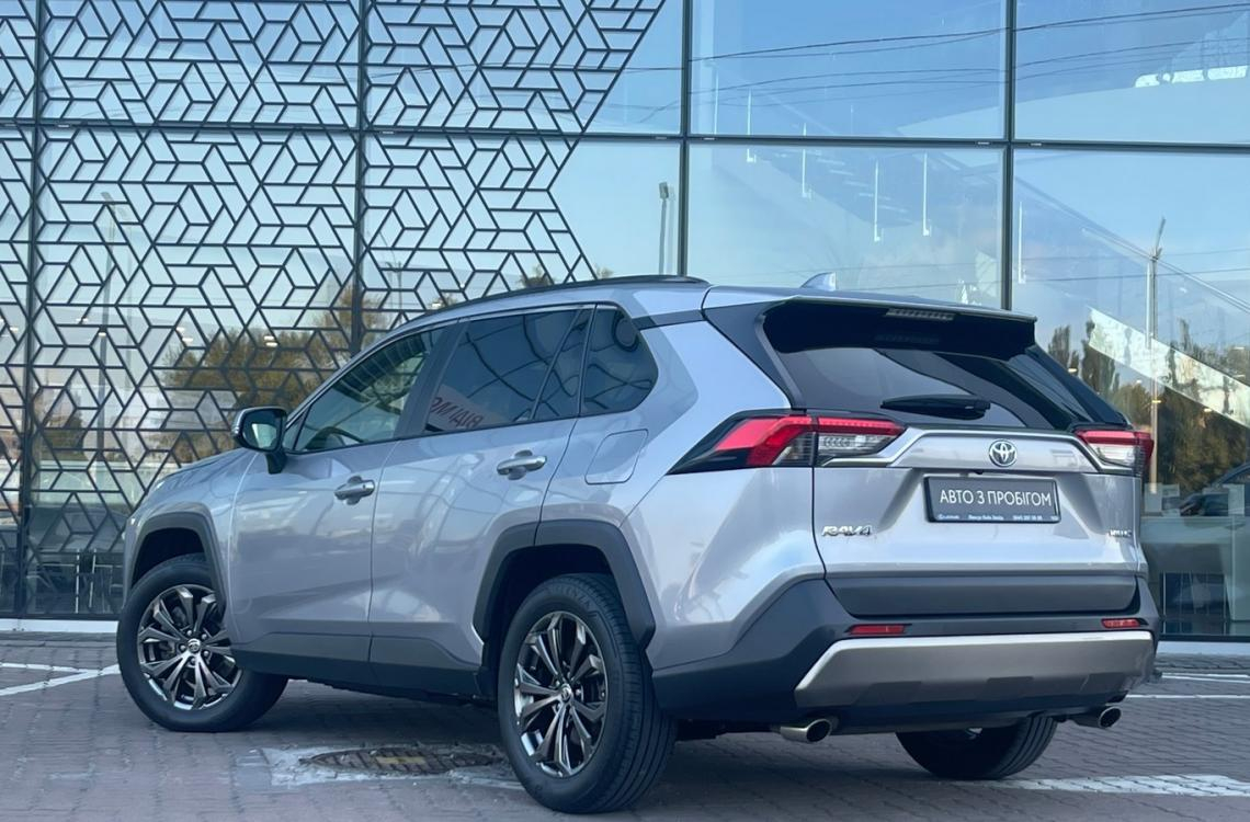 Купить Toyota RAV4
