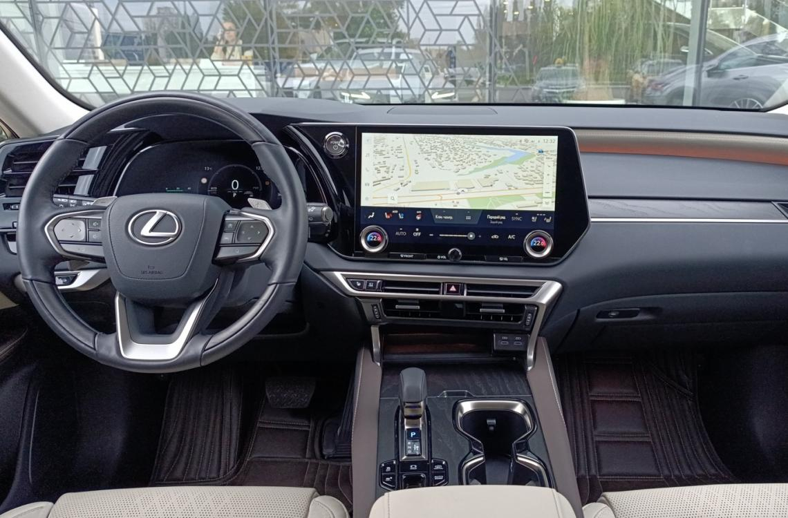 Купить Lexus RX450h Plug-in
