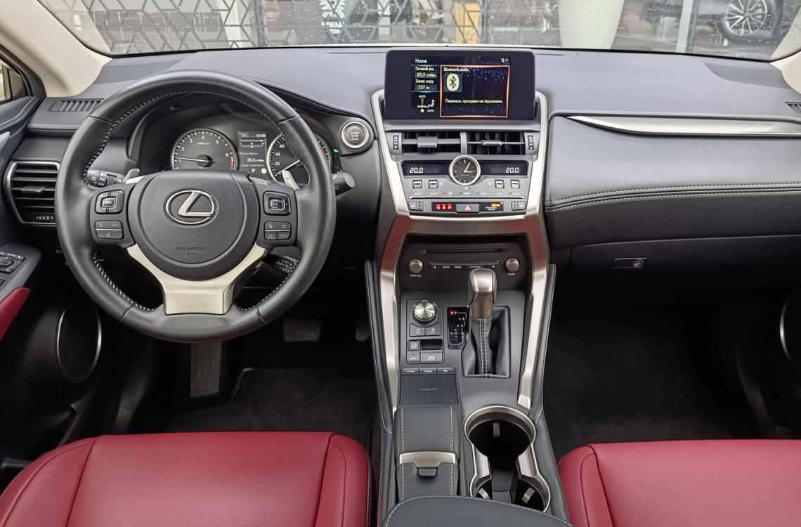 Придбати Lexus NX200