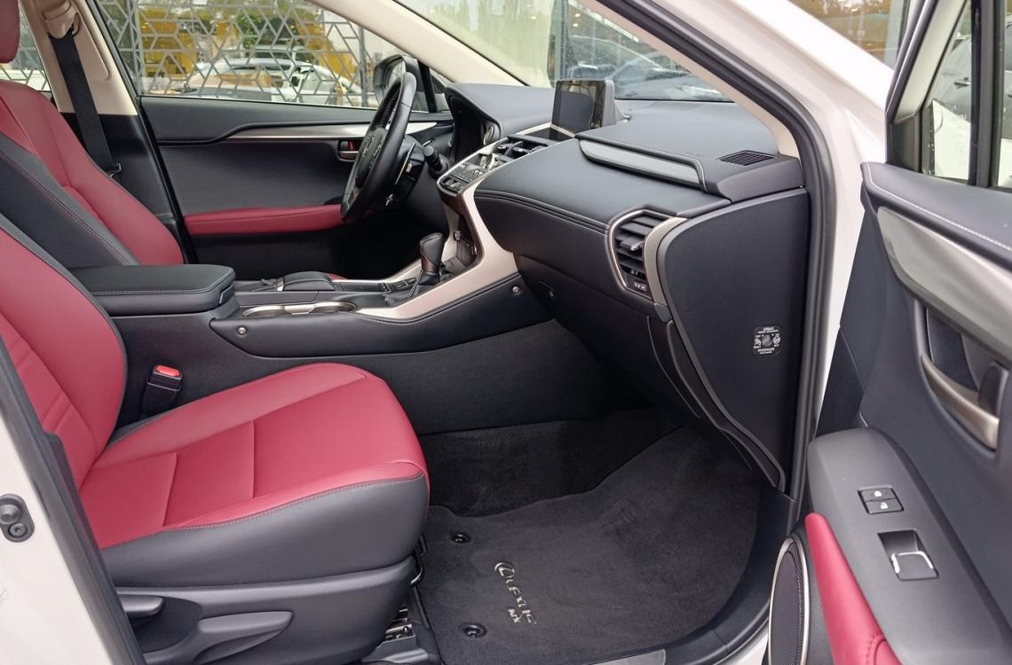 Придбати Lexus NX200