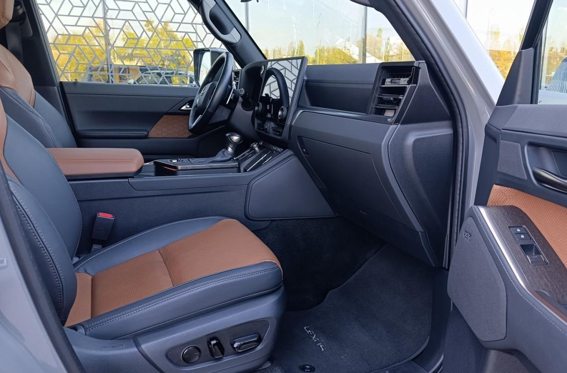 Придбати Lexus GX550