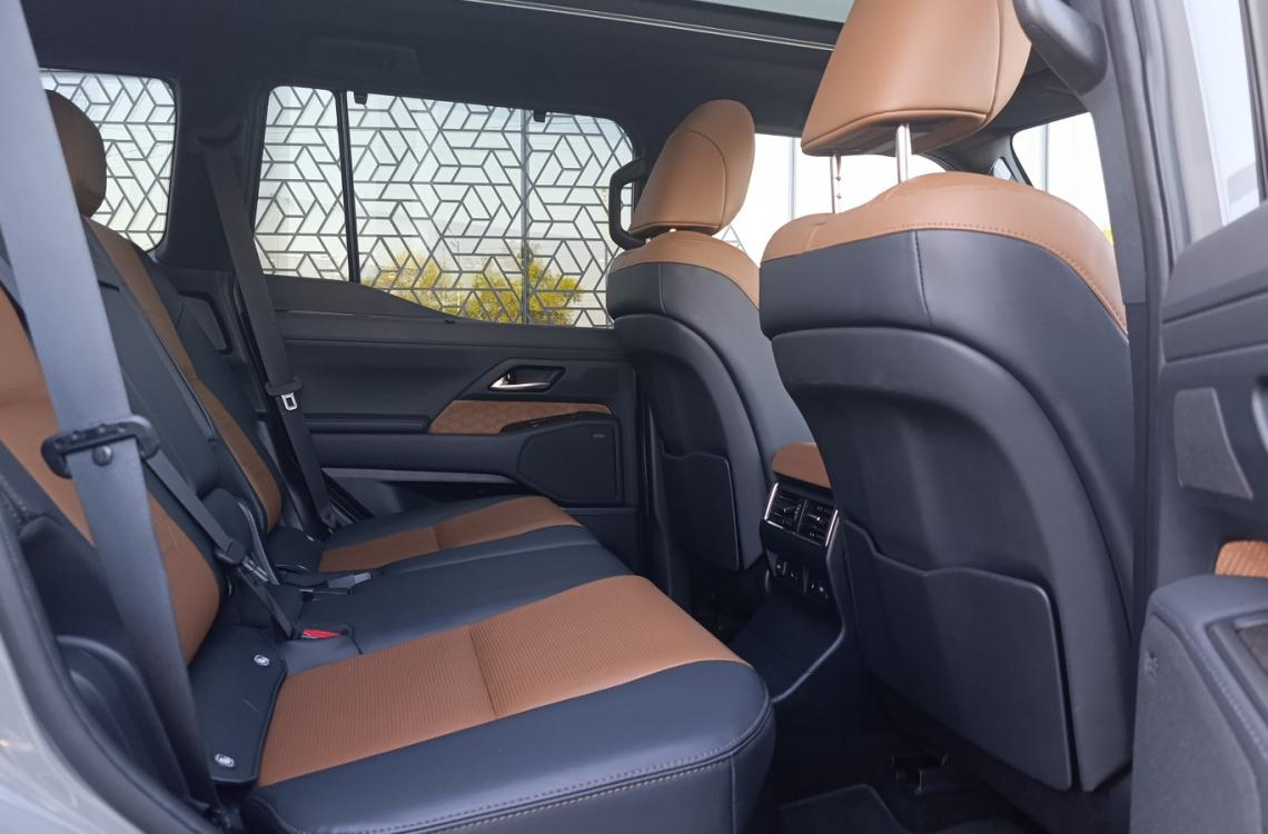 Придбати Lexus GX550