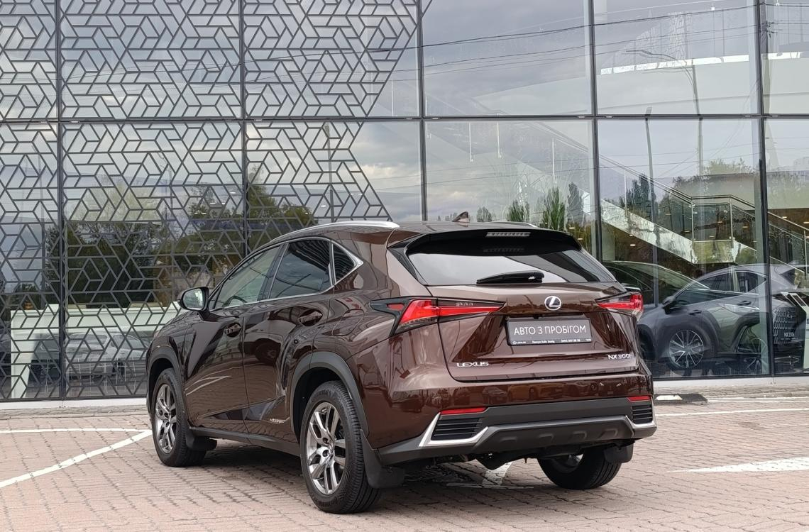 Купить Lexus NX300h