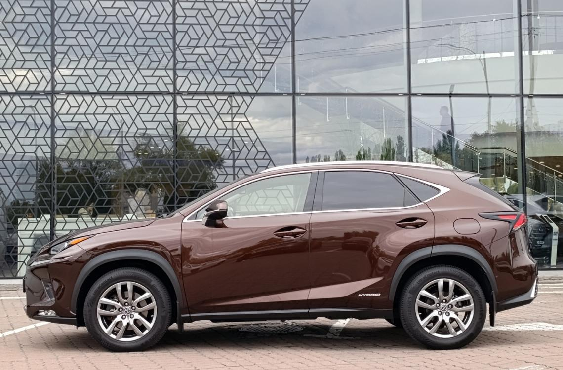 Купить Lexus NX300h