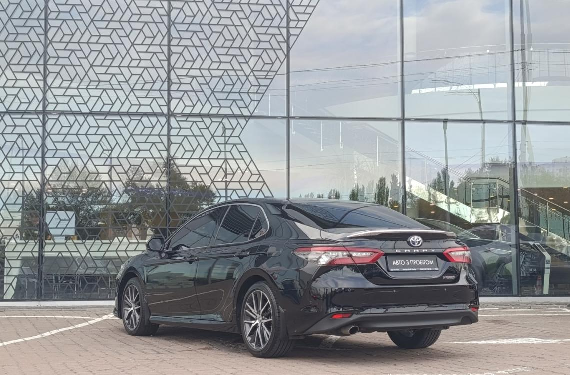 Купить Toyota CAMRY